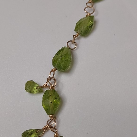 Very Pretty Vintage Green Glass And Gold Tone Wire Necklace 16 Inches Long - Picture 4 of 11